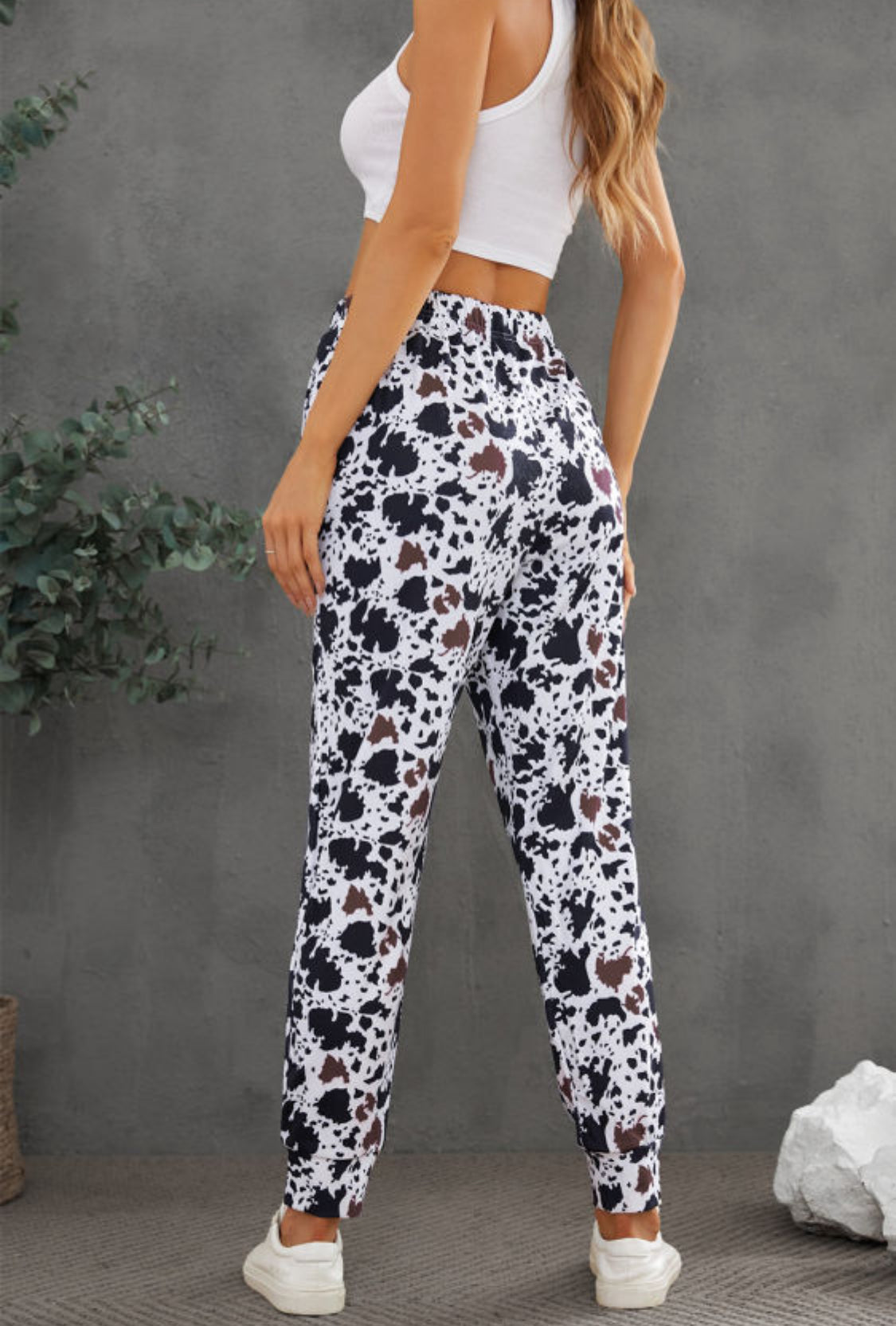 Elastic waist cow print pant