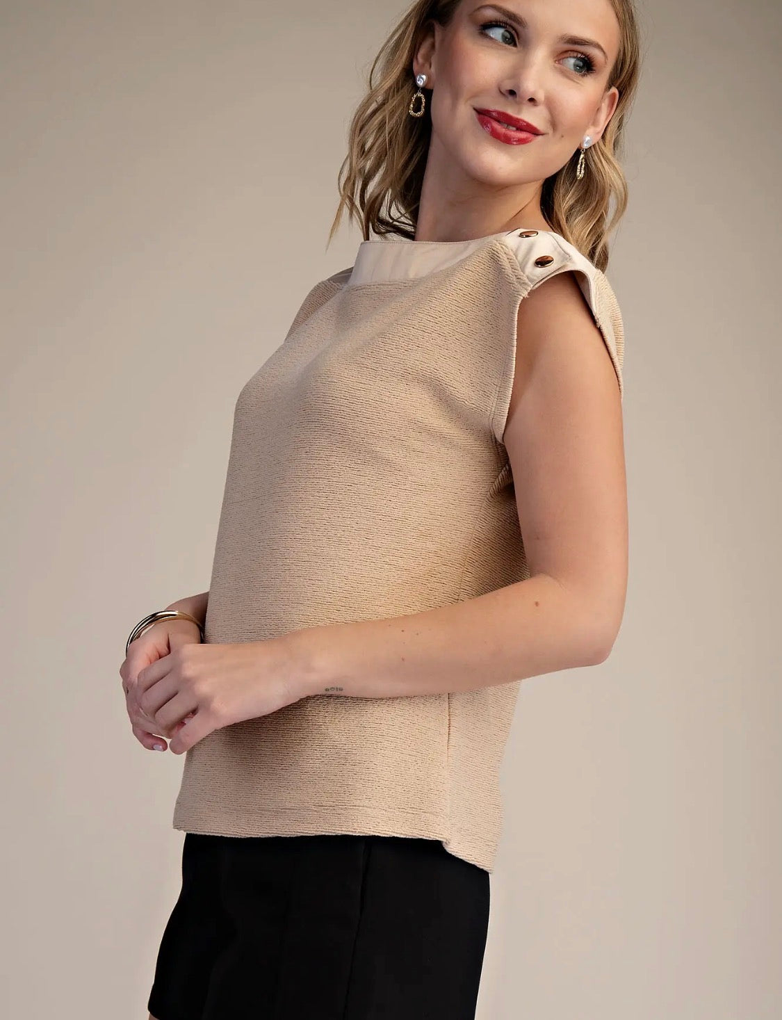 Bateau Neck Short Sleeve Top