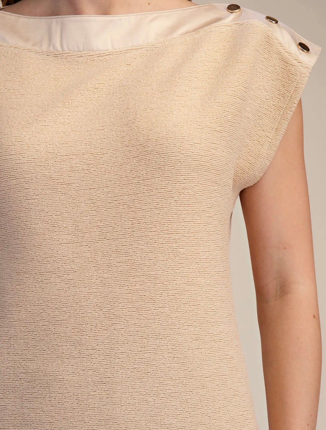 Bateau Neck Short Sleeve Top