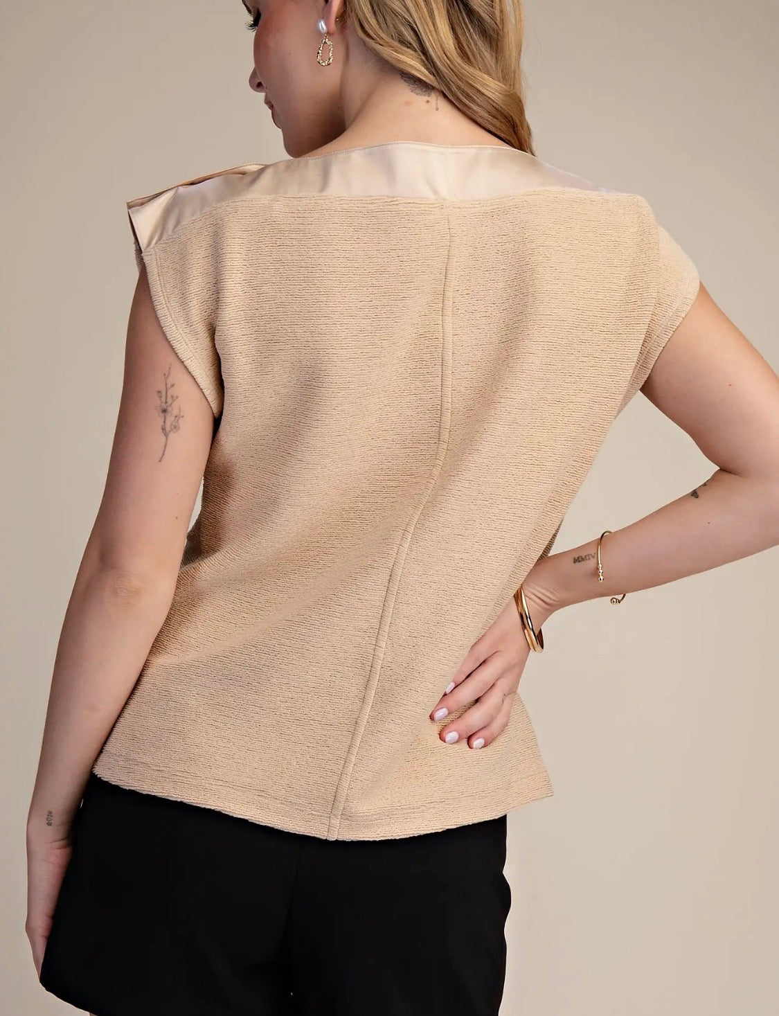 Bateau Neck Short Sleeve Top