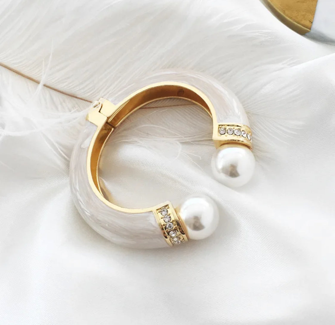 Pearl bangle for women