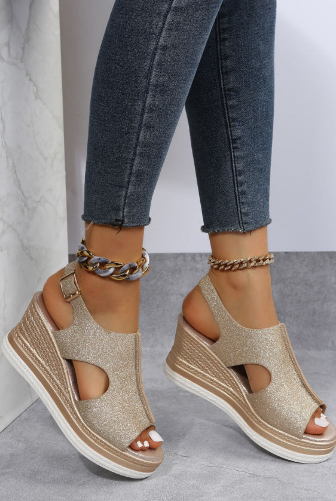 Gold glitter flatform sandals