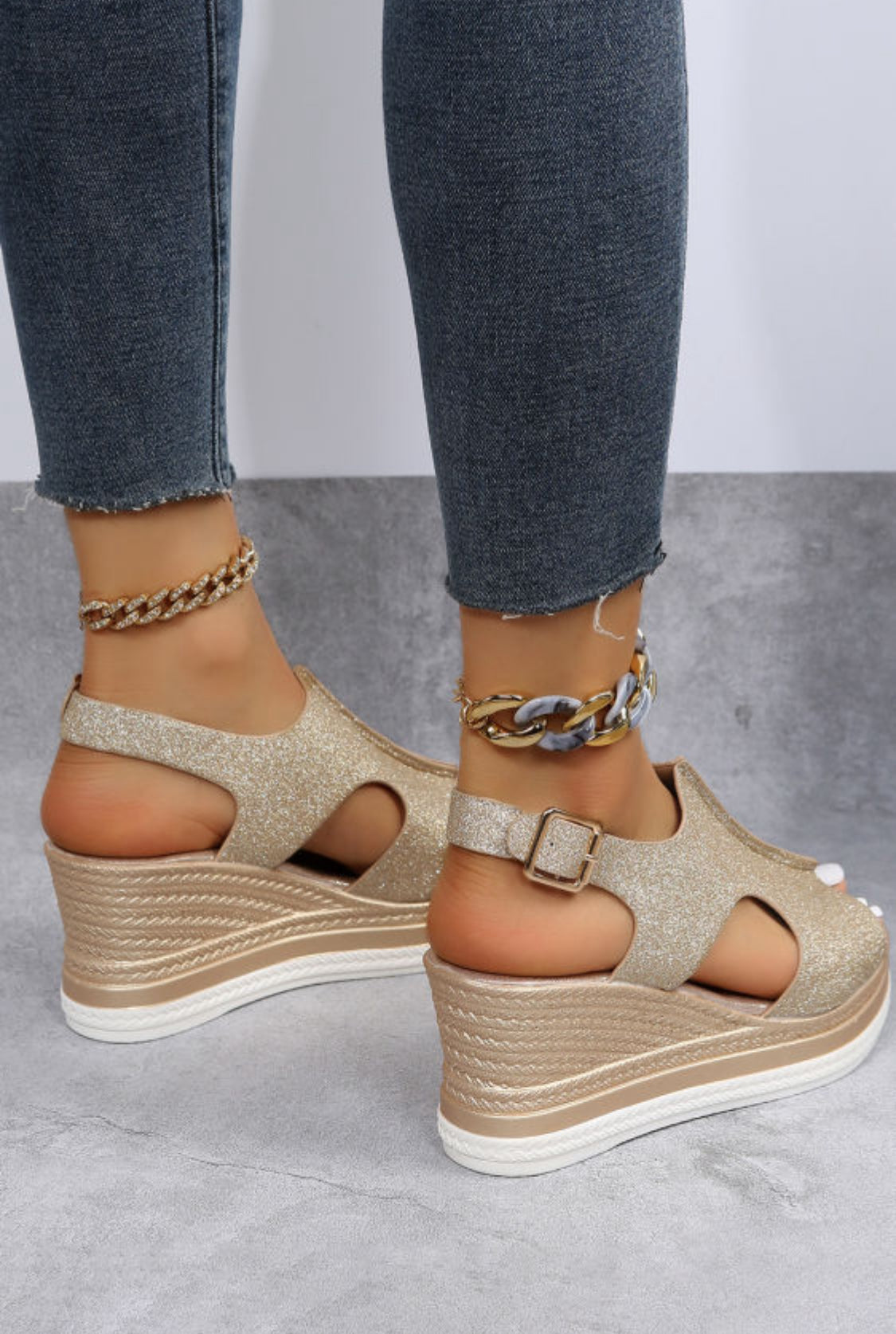 Gold glitter flatform sandals