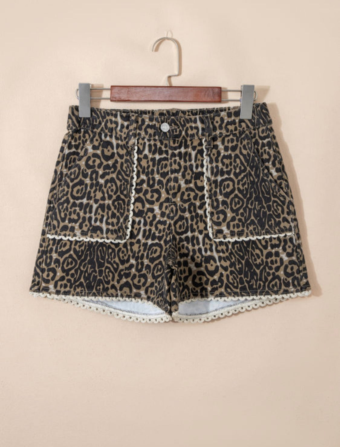 Leopard print denim short