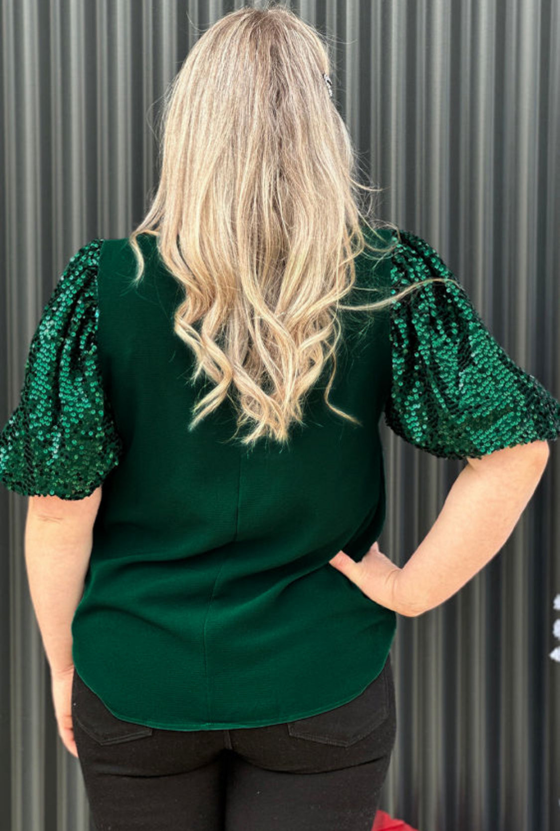 Green sequin sleeve top (curve)